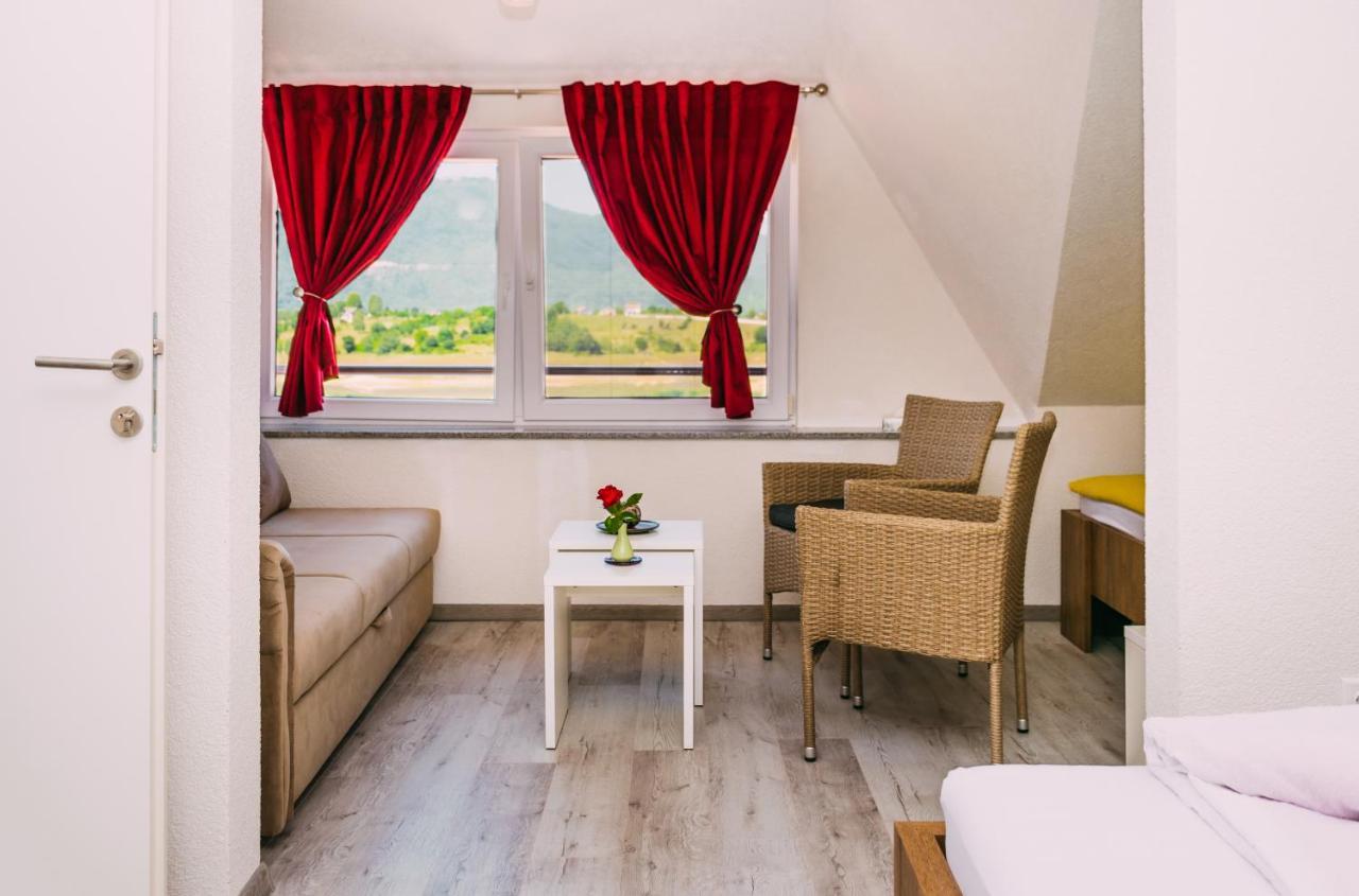 Apartmani Markesic Ramsko Jezero Prozor Exterior photo