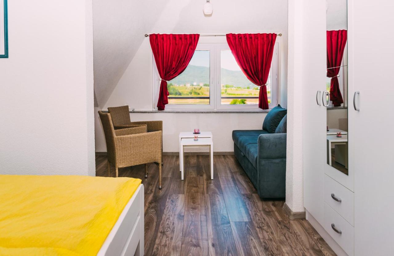 Apartmani Markesic Ramsko Jezero Prozor Exterior photo