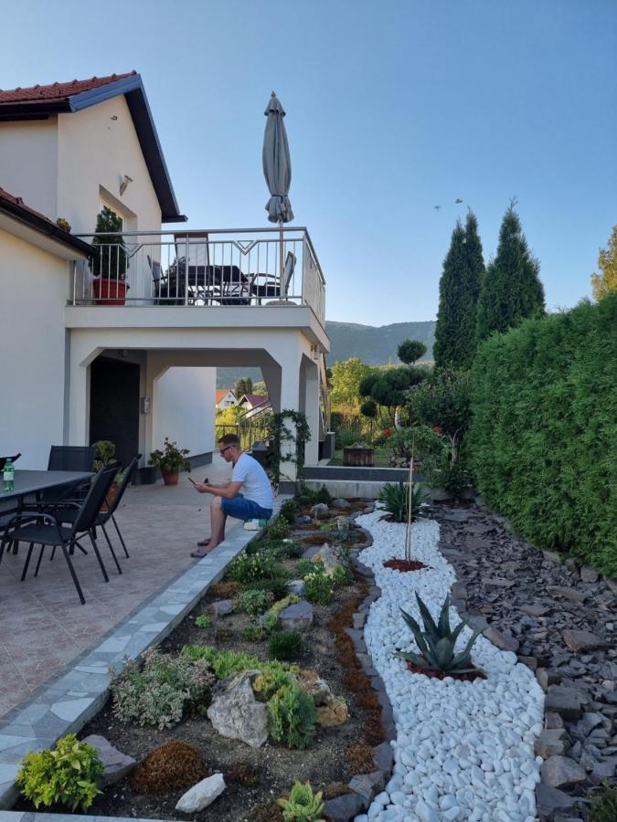 Apartmani Markesic Ramsko Jezero Prozor Exterior photo